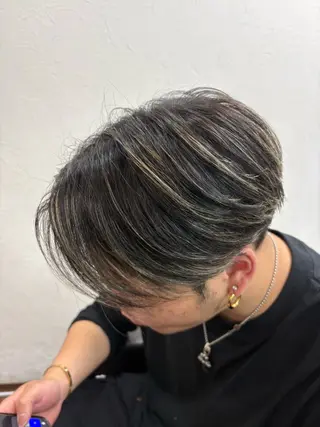 ショート カラー メンズ 荻 佳那子のヘアスタイル