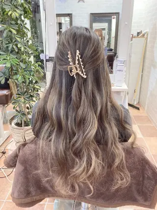 ロング 大澤 唯のヘアスタイル