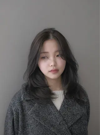 ミディアム カラー 🫧ロングレイヤー 韓国透明感カラー🫧のヘアスタイル