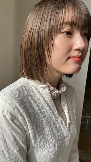 ショート カラー 伊藤 由季のヘアスタイル