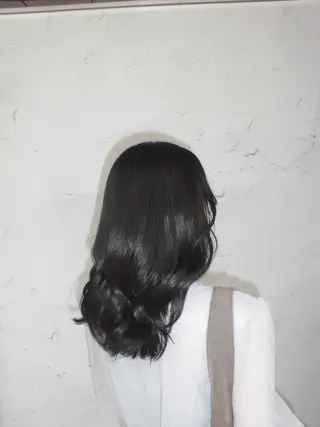 セミロング カラー 三浦 瑠音のヘアスタイル