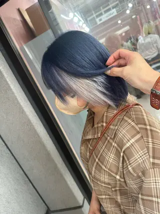 セミロング カラー ブリーチ特化🌈 MANATOのヘアスタイル