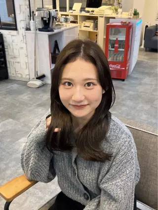 カラー diva REMIのヘアスタイル