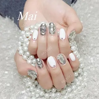 ネイル 🦋 Queenieのネイルデザイン