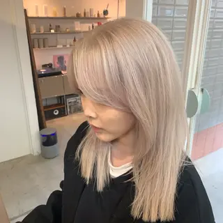 セミロング YUNA /レイヤーカットのヘアスタイル