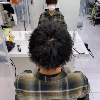 ショート カラー パーマ メンズ メンズパーマ特化 TAIGAのヘアスタイル