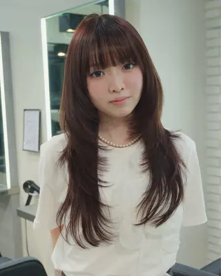 ロング カラー Airi 韓国y2k ハイレイヤーのヘアスタイル