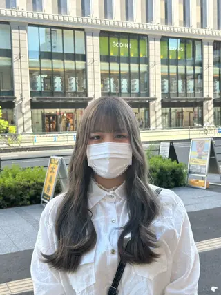 ロング カラー 福村 彩夏のヘアスタイル