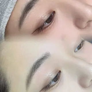 アイブロウ マキノ キョウカのヘアスタイル