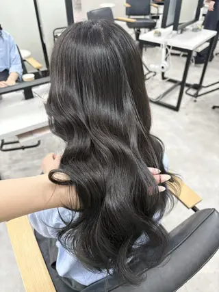 ロング 縮毛矯正×透明感 カラー hinataのヘアスタイル