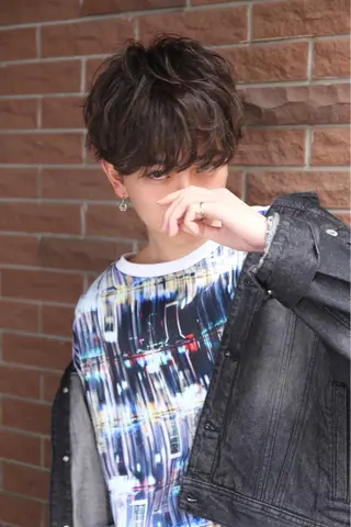 ショート カラー 🔷ブリーチバレイヤ ージュ🔷飯野達也のヘアスタイル