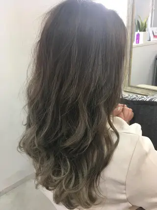 セミロング ロング カラー 髪質改善 中川 翔のヘアスタイル