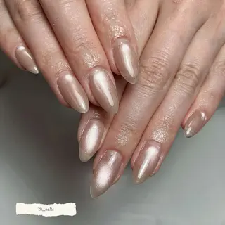 セミロング トゥ ヒェンのネイルデザイン