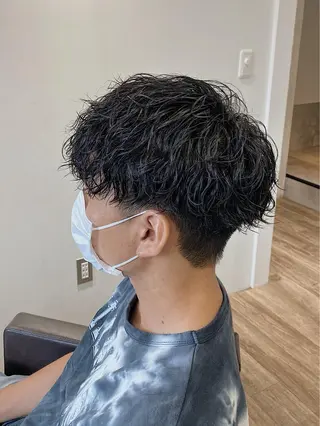 ショート パーマ メンズ 原田 涼矢のヘアスタイル