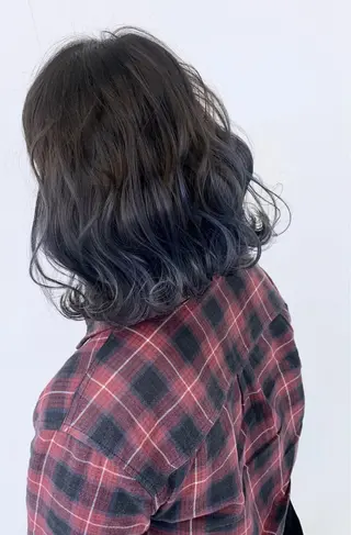 ミディアム 穐田 司樹のヘアスタイル