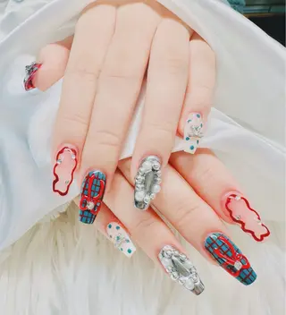 ネイル AKIKO ネイルサロンのネイルデザイン