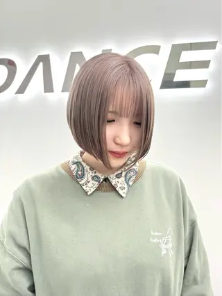 ショート カラー ヘアアレンジ 縮毛矯正🤍 ボブ/ HIKARIのヘアスタイル