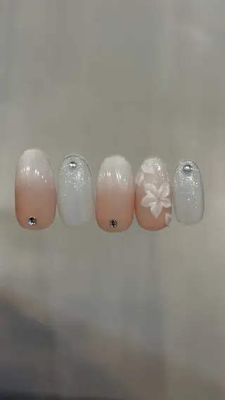 ネイル ˖ ࣪⊹GRACE モモ✩⡱のネイルデザイン