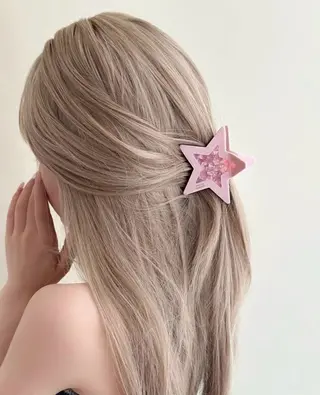 ロング レイヤーカット ベージュ/KANAのヘアスタイル