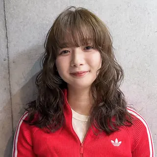 ミディアム カラー パーマ 前野 日奈のヘアスタイル