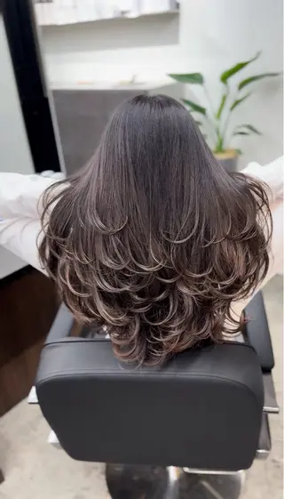 ミディアム カラー オキ コウタのヘアスタイル