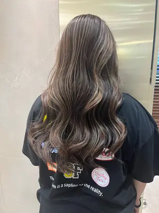 セミロング カラー レイヤー似合わせ 透明感カラーりきやのヘアスタイル