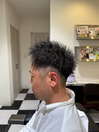 ミディアム パーマ メンズ メンズパーマ 似合わせカットのヘアスタイル