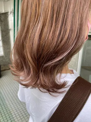 ミディアム カラー 高山 妃のヘアスタイル