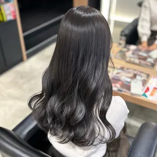 ロング カラー 赤川優衣🩶耳ツボ/ レイヤーカット🩶のヘアスタイル