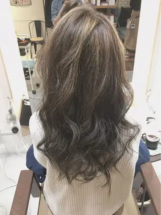 セミロング カラー ハイトーンブリーチ 土坂 由志【京都】のヘアスタイル