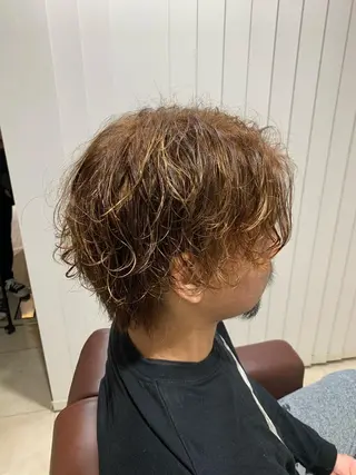 ミディアム カラー パーマ メンズ 鵜飼 真伍のヘアスタイル