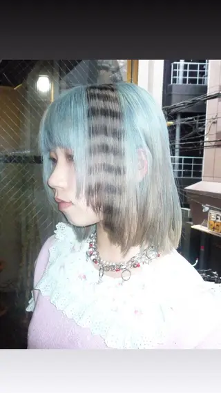 ミディアム 心斎橋/ハイトーン/ レイヤーカットのヘアスタイル