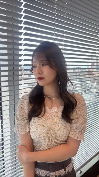 ロング 🩰韓国風艶カラー /暗髪透明感カラーのヘアスタイル