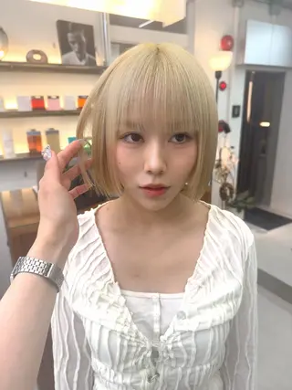 ショート カラー MIES amane(アマネ)のヘアスタイル
