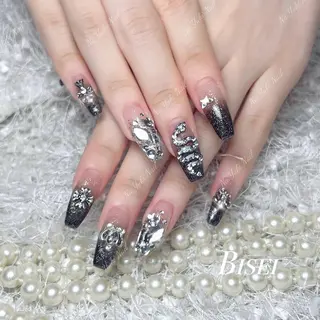 ネイル 🦋 Queenieのネイルデザイン
