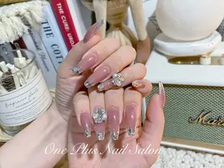 ネイル One Plus Nail Salonのネイルデザイン