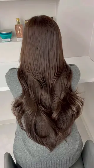 カラー モリシタ チョウのヘアスタイル