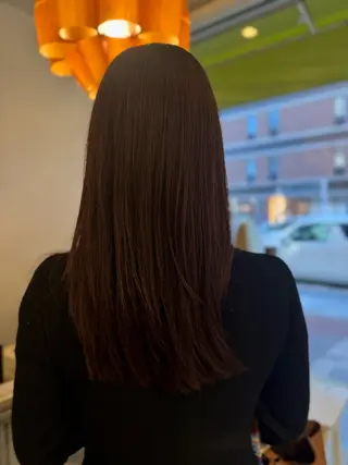 ミディアム NICCOLO室見 Erinaのヘアスタイル