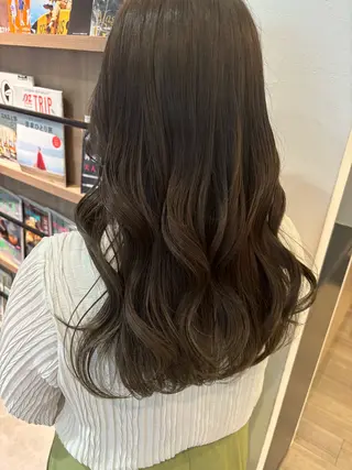 セミロング モテ髪🫧赤み消し カラー表参道きょうこのヘアスタイル