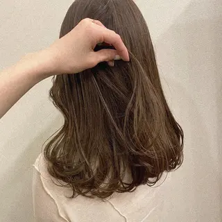 カラー 依咲 isakiのヘアスタイル