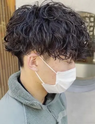 パーマ メンズ 中谷海里/フェザー パーマ/スパイキーのヘアスタイル
