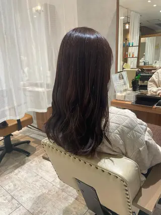 セミロング カラー 小川 夏生のヘアスタイル