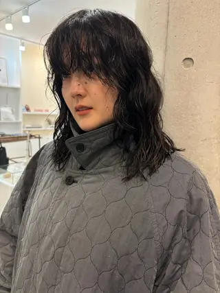 セミロング パーマ オカモト ハルカのヘアスタイル