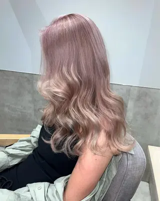 セミロング カラー ブリーチ 透明感HIDEのヘアスタイル