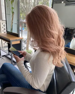 セミロング カラー ブリーチ 透明感HIDEのヘアスタイル