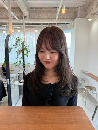 セミロング カラー TRENCH 相澤 果歩のヘアスタイル