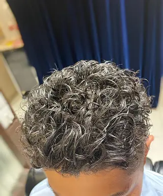 ショート パーマ 岡崎 隆晟のヘアスタイル
