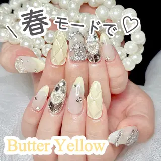 ネイル Queenie 🦋のネイルデザイン