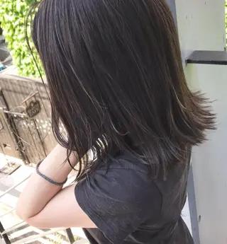 ミディアム カラー 大人女性ショート専門 tomodaのヘアスタイル
