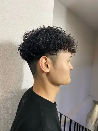 ミディアム パーマ メンズ メンズ特化 岸本 阪急六甲サロンドロイのヘアスタイル